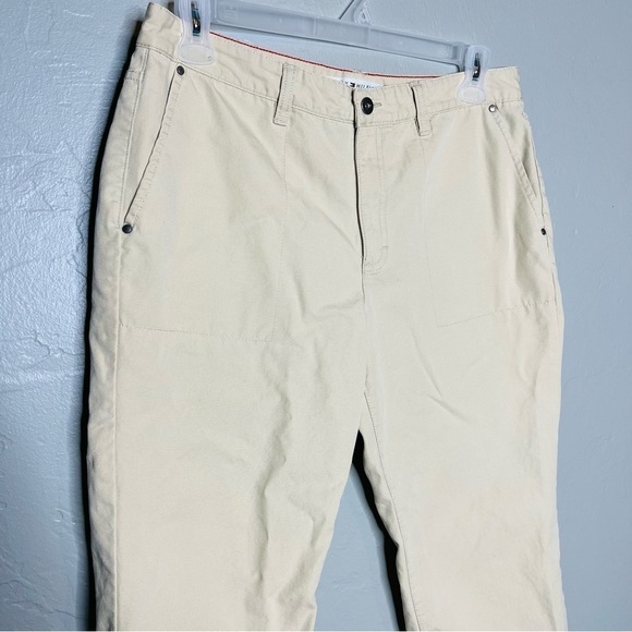 Tommy Hilfiger cropped Khaki pants - Picture 3 of 7